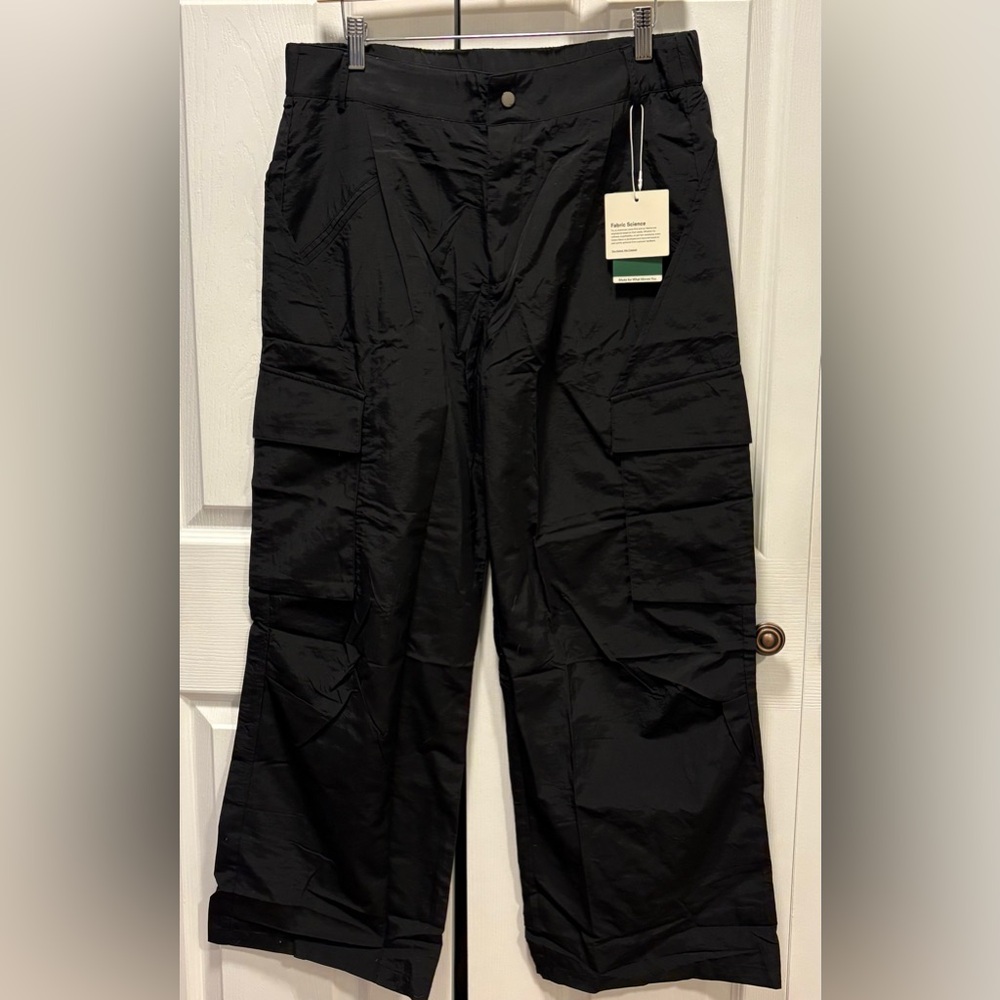 NWT Halara Water Repellent Cargo Pants Hiking Black MEDIUM Nylon Pockets